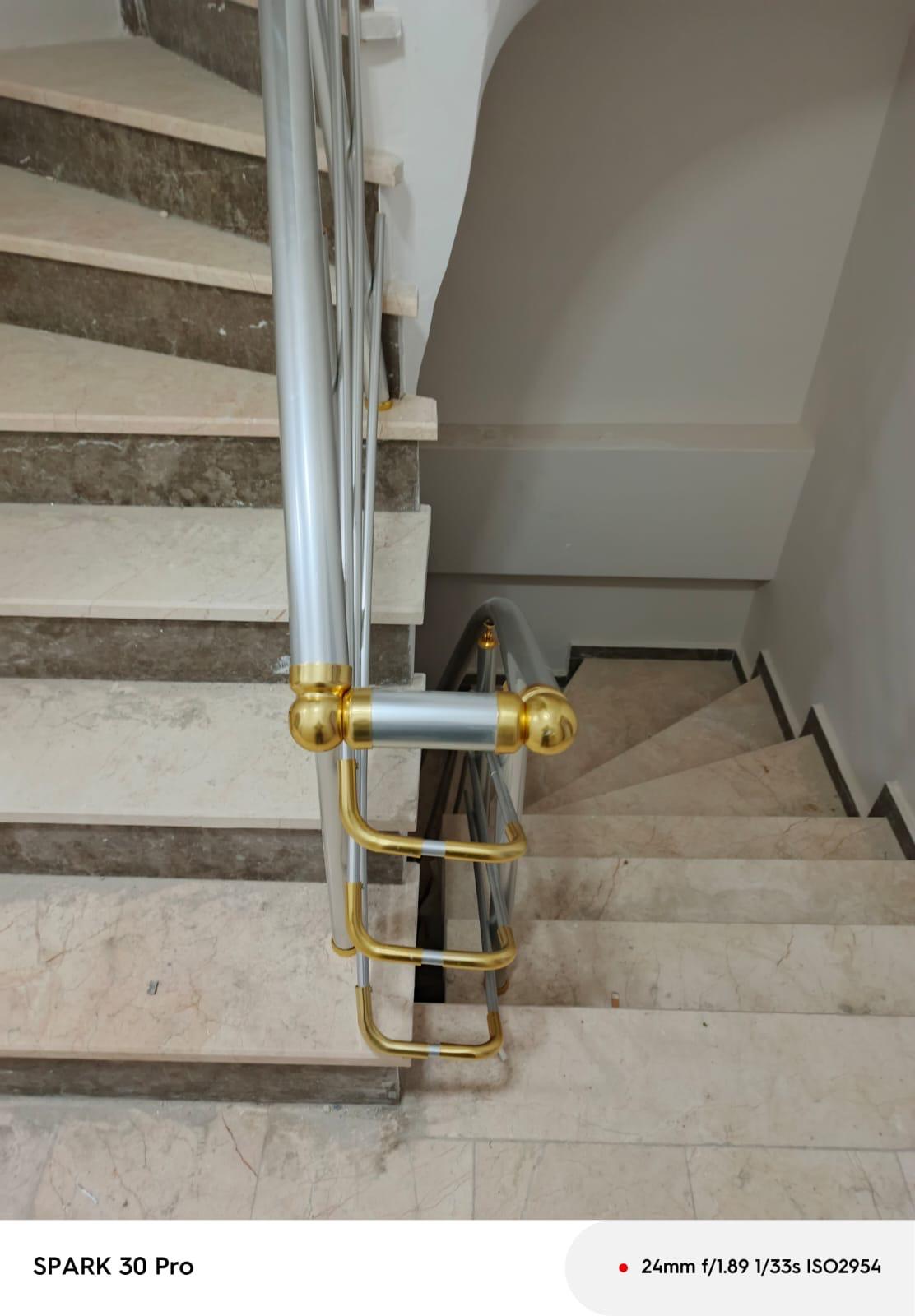 Merdiven pleksi korkuluk 70